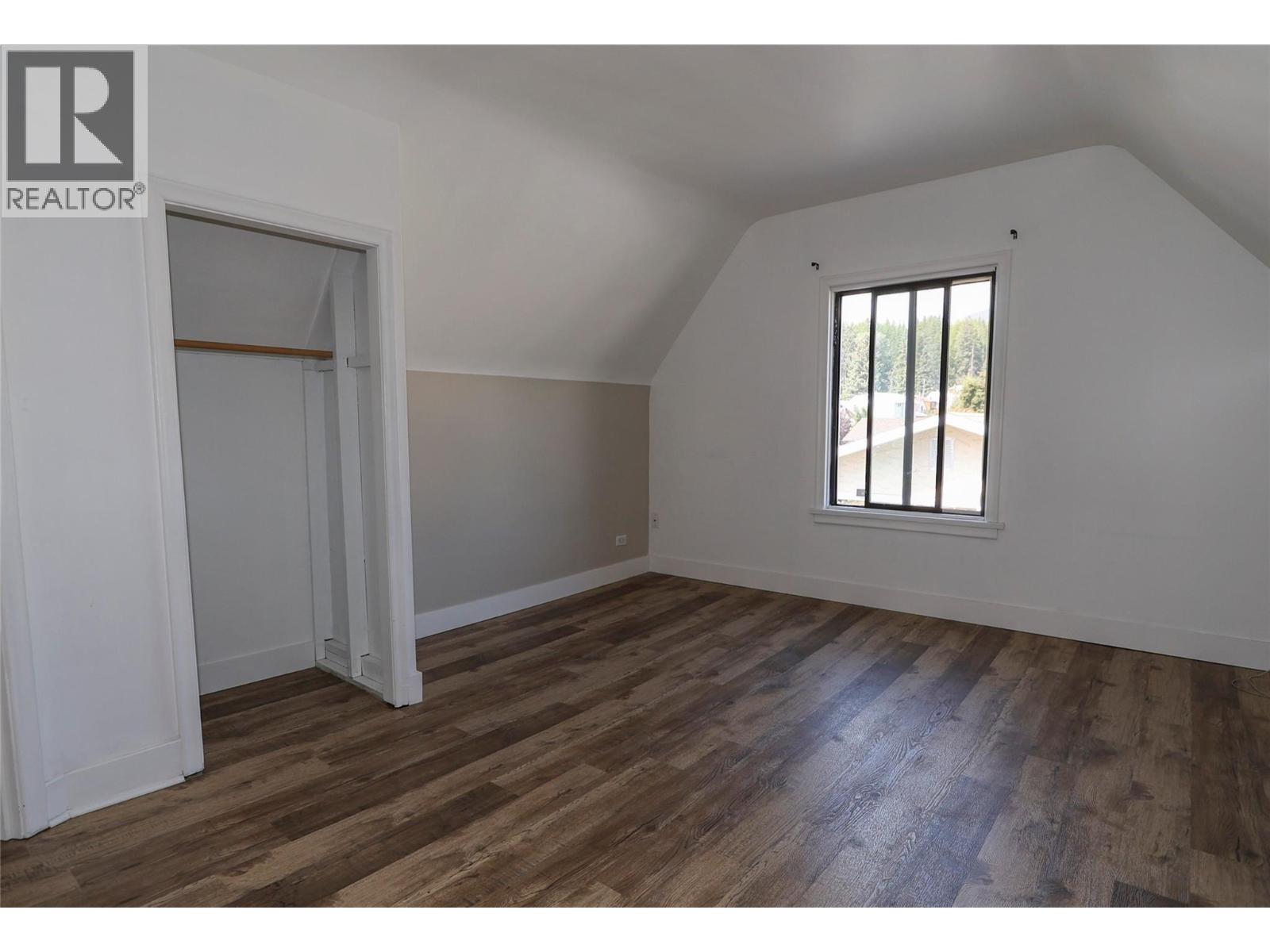 610 6 Avenue Property Photo 27