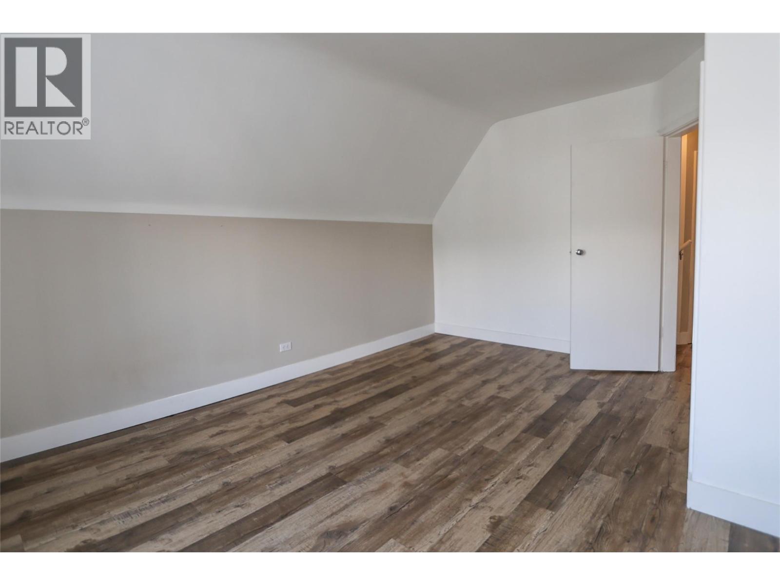 610 6 Avenue Property Photo 29