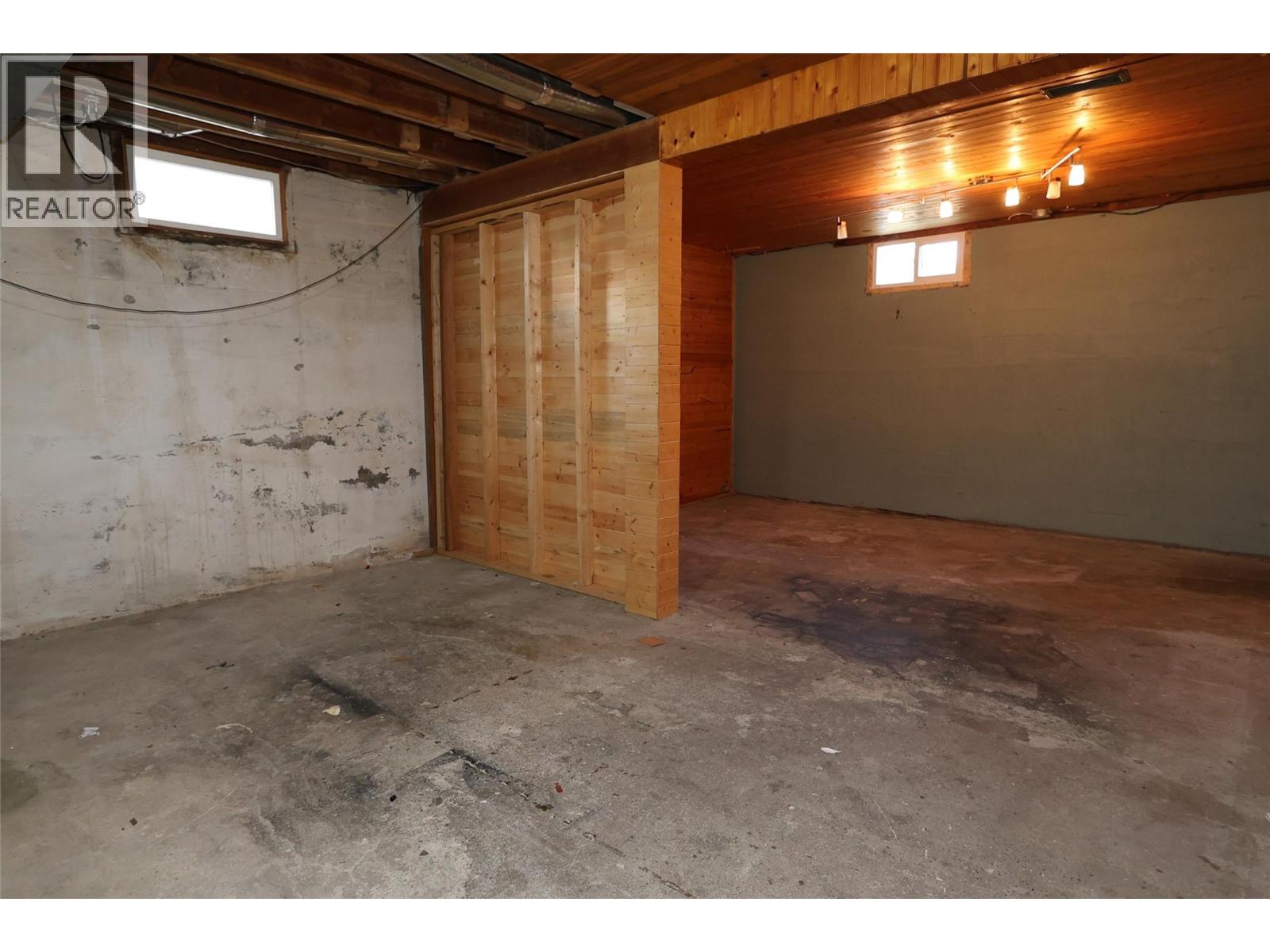 610 6 Avenue Property Photo 33