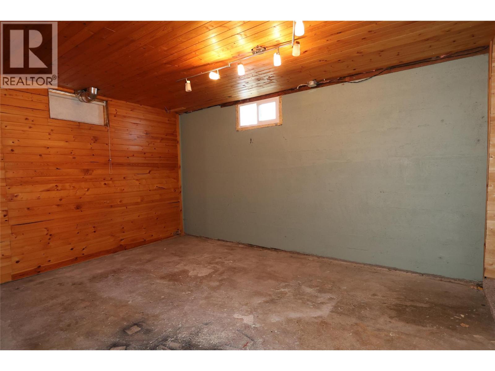 610 6 Avenue Property Photo 35
