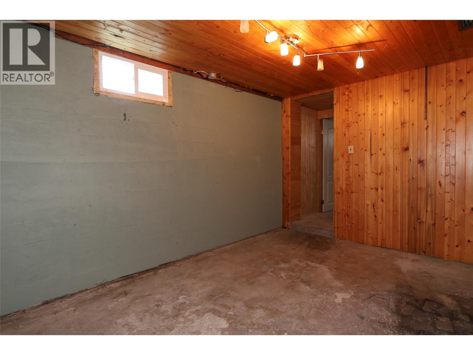 610 6 Avenue Property Photo 36