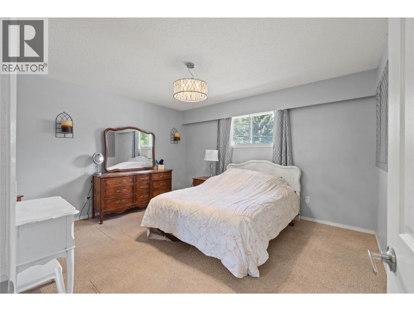 1680 Mt. Dufferin Drive Property Photo 10