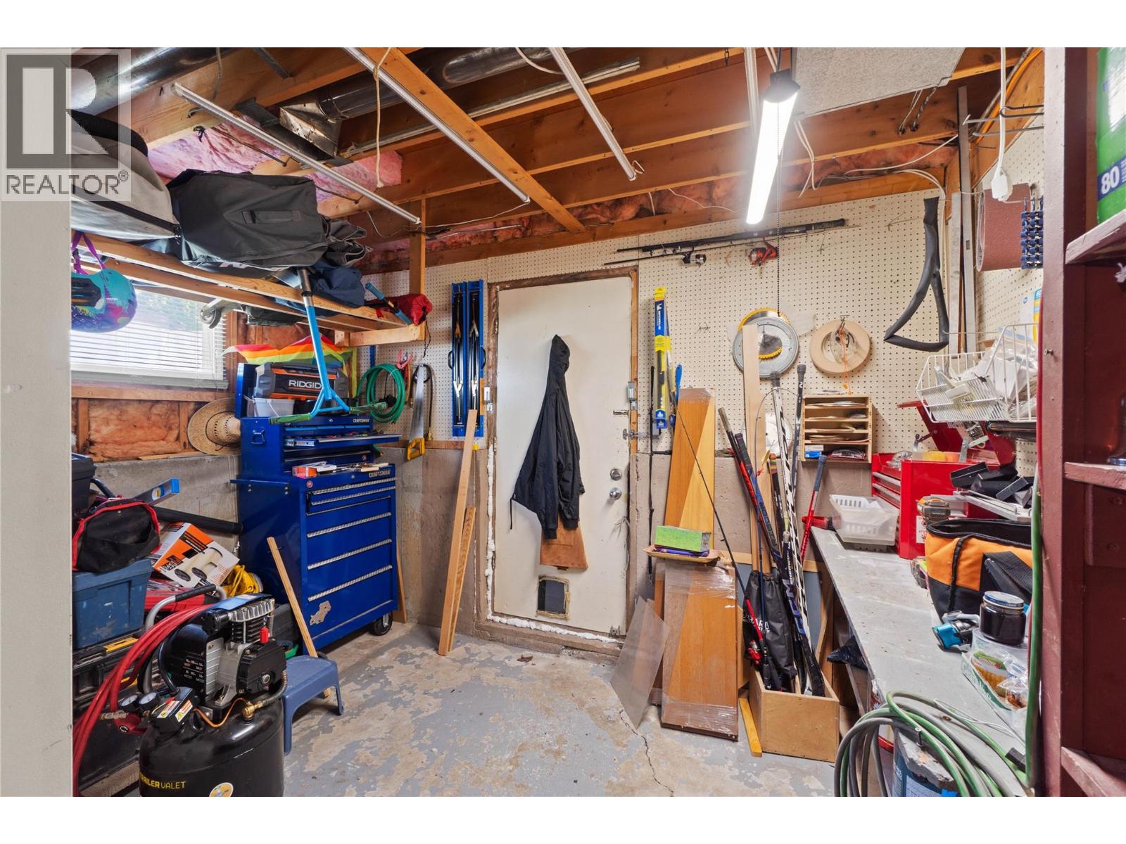 1680 Mt. Dufferin Drive Property Photo 21