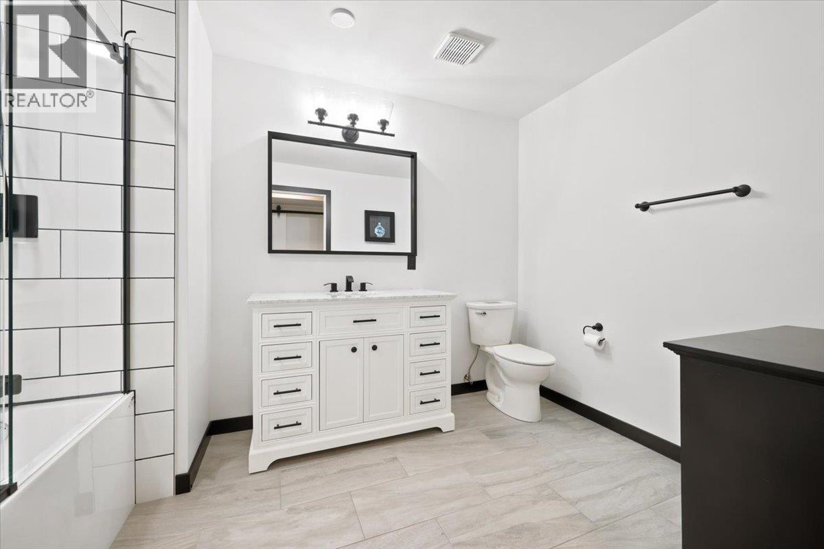 400 Inkster Road Property Photo 22