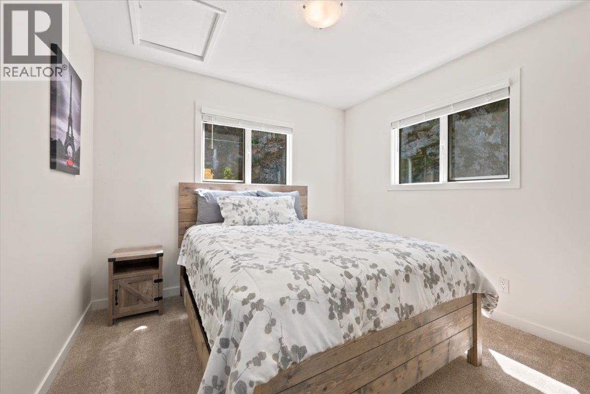 400 Inkster Road Property Photo 35