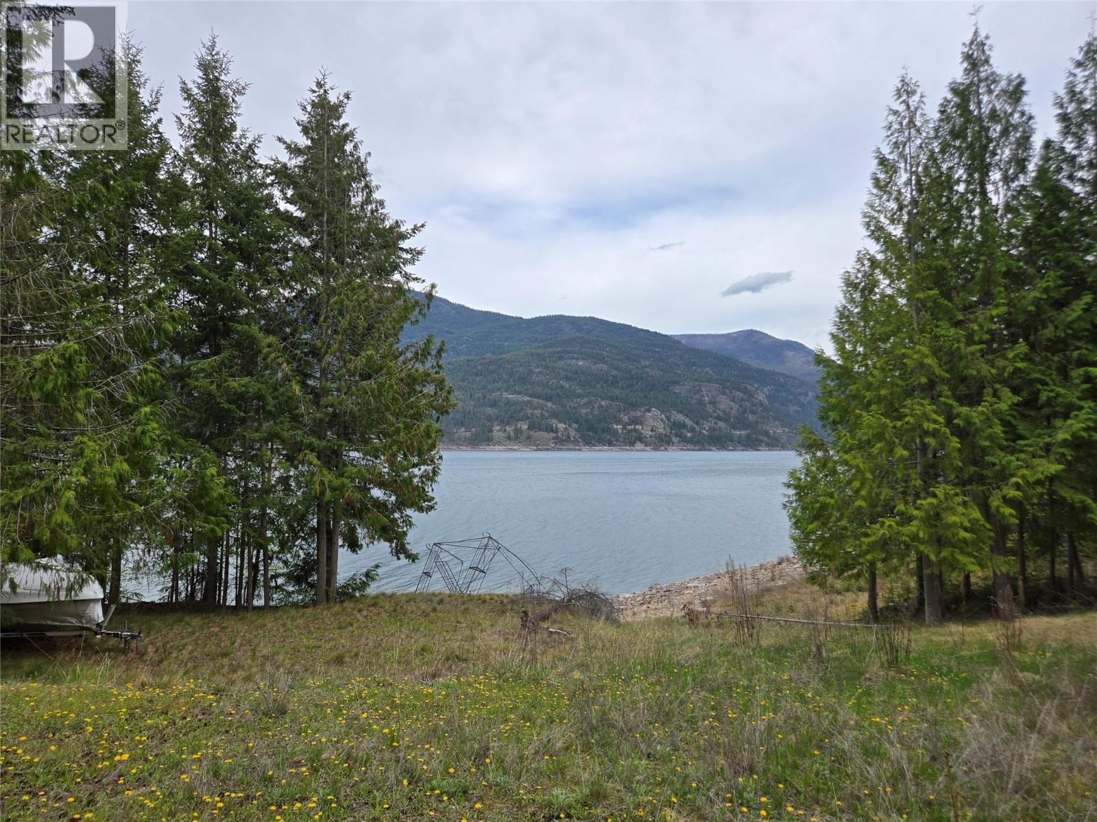 180 Lower Arrow Lake Property Photo 1