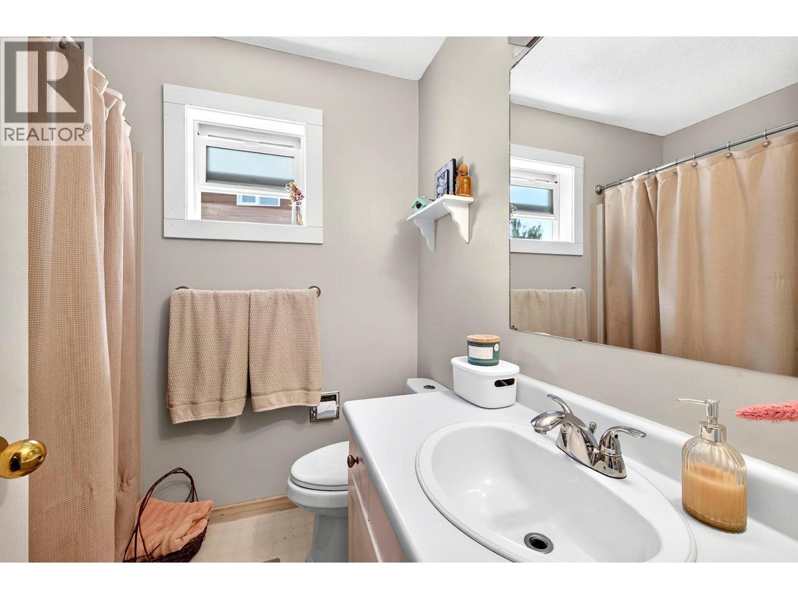 2580 Nechako Drive Property Photo 21