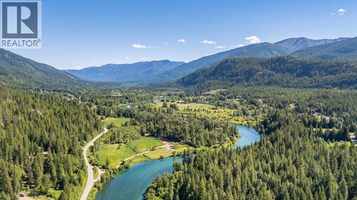 5875 Slocan River Road Property Photo 5