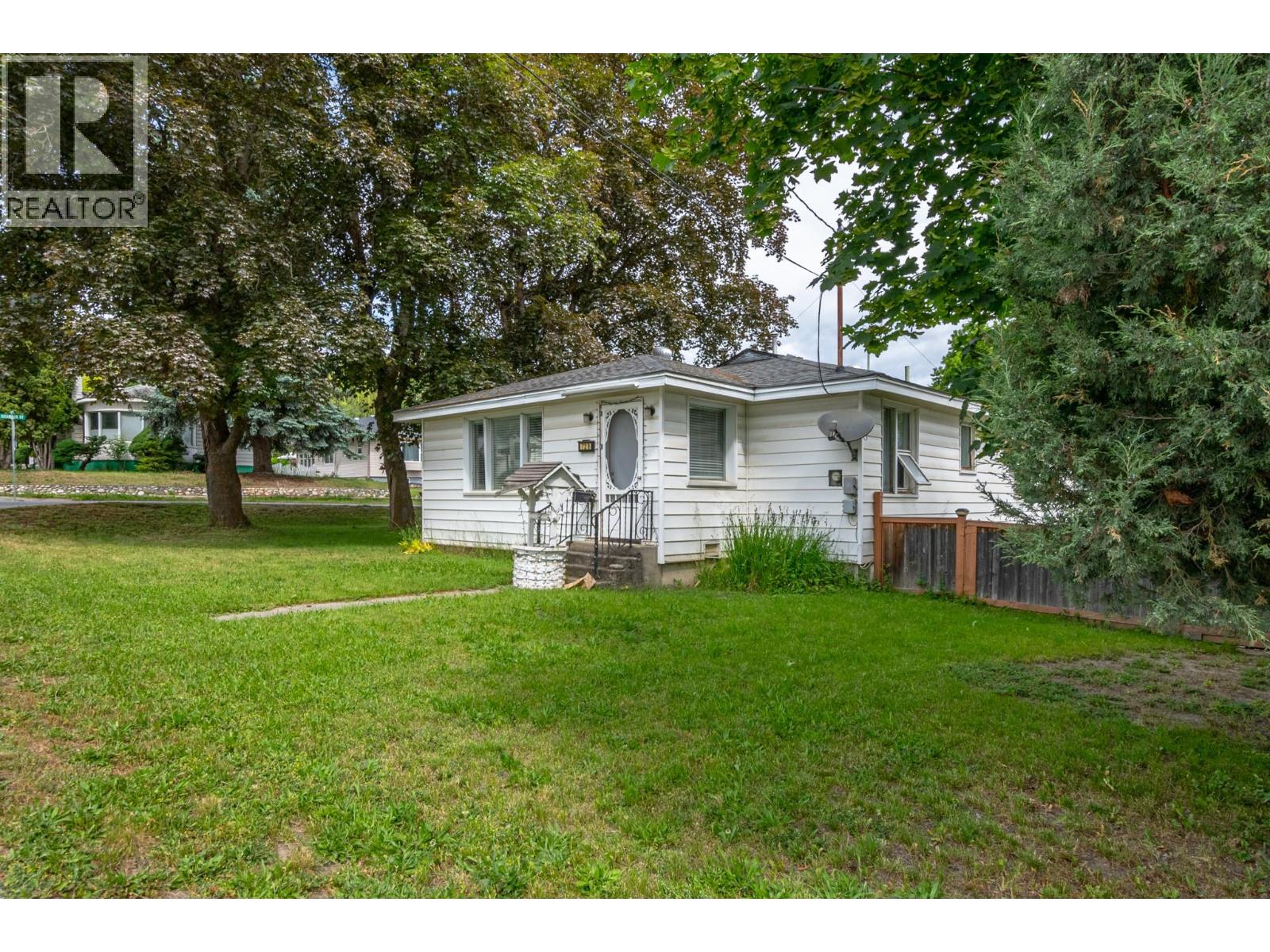 729 Stanley Avenue Property Photo 1