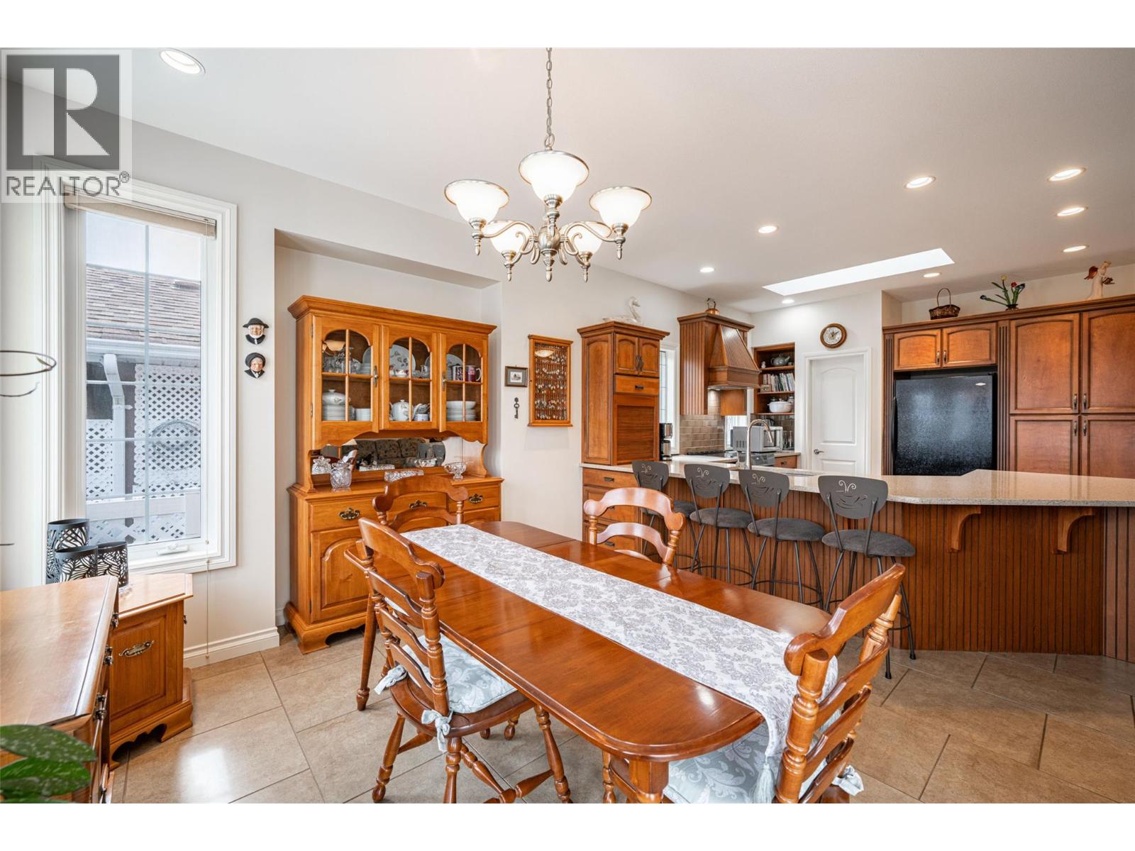 6905 Mountainview Drive Property Photo 2