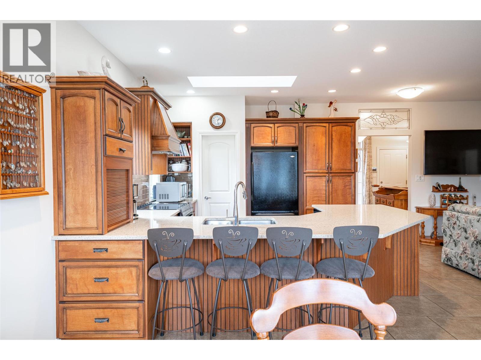6905 Mountainview Drive Property Photo 3