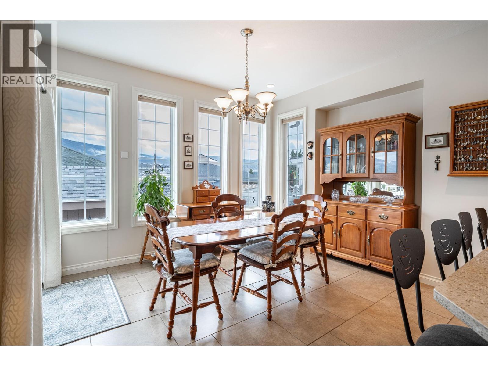 6905 Mountainview Drive Property Photo 10