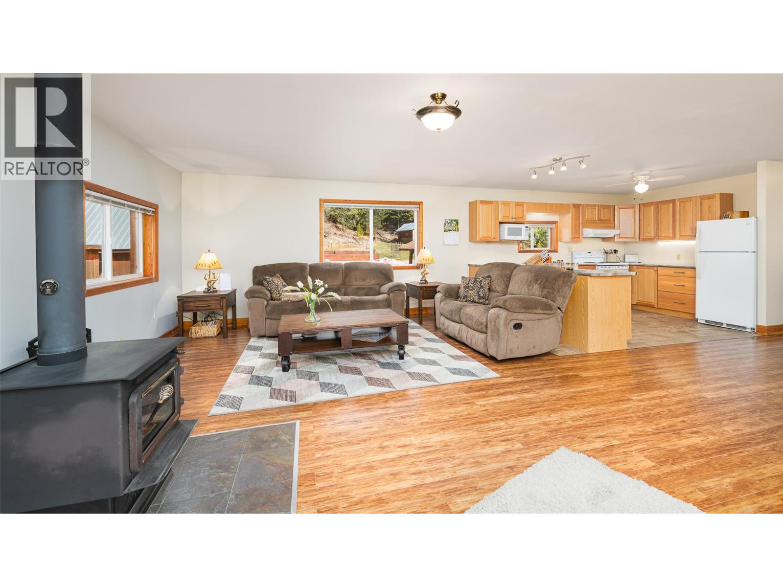 7470 3 Highway Property Photo 3