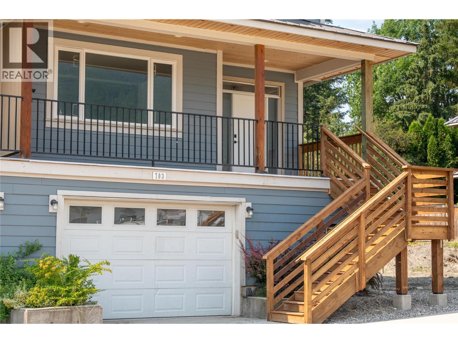 703 Center Street Property Photo 1