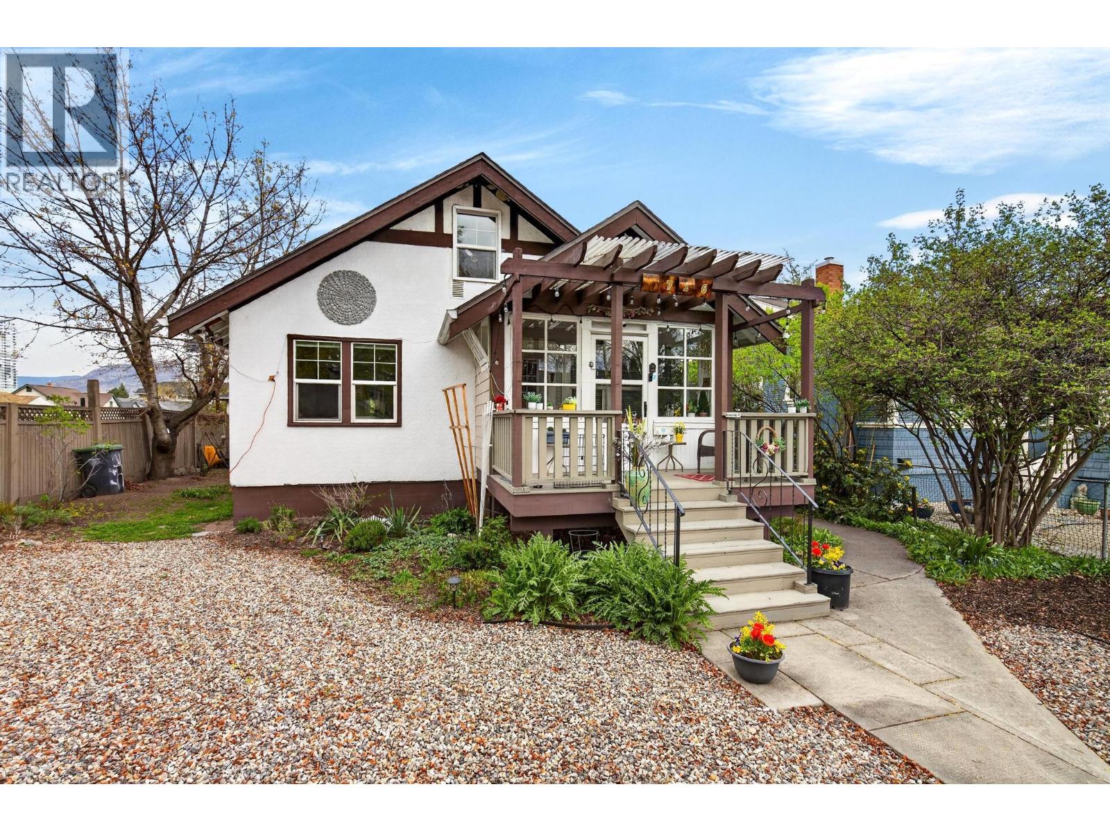 716 Lawson Avenue Property Photo 1