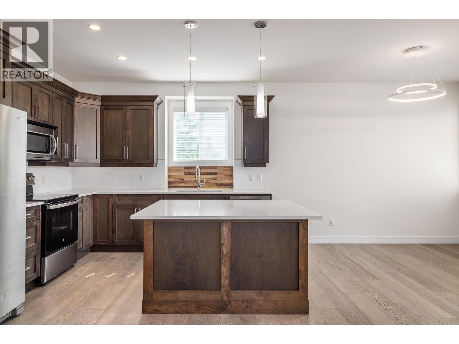 3207 Shetland Road Property Photo 11