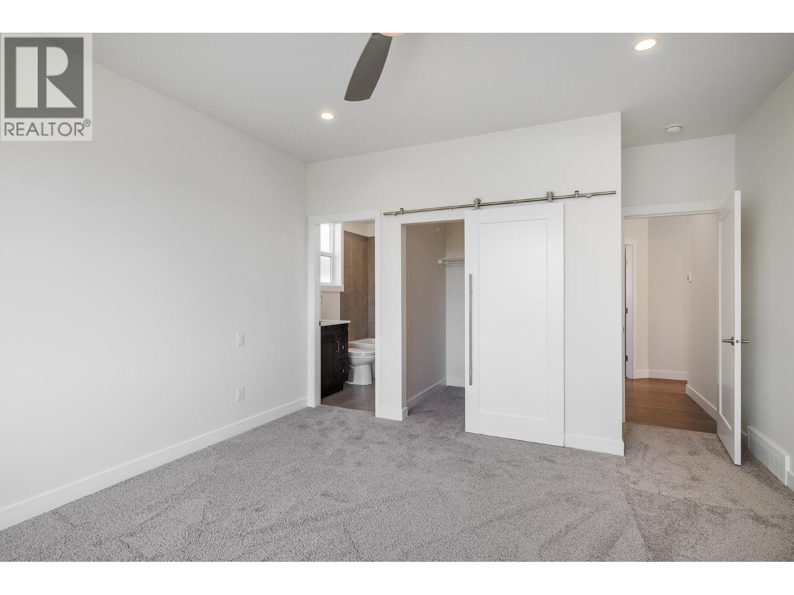 3207 Shetland Road Property Photo 13