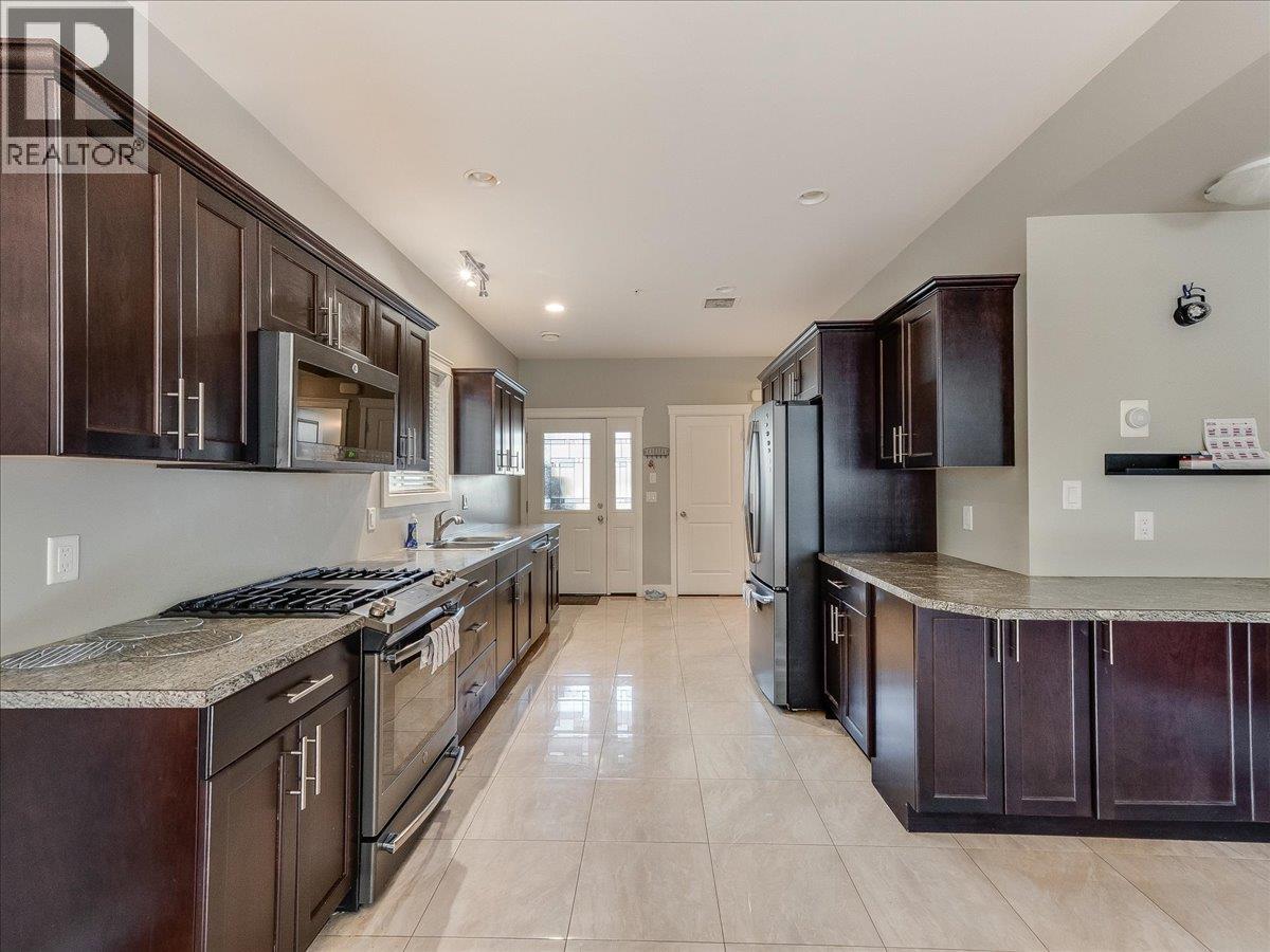 625 11th Avenue Unit# 6 Property Photo 1
