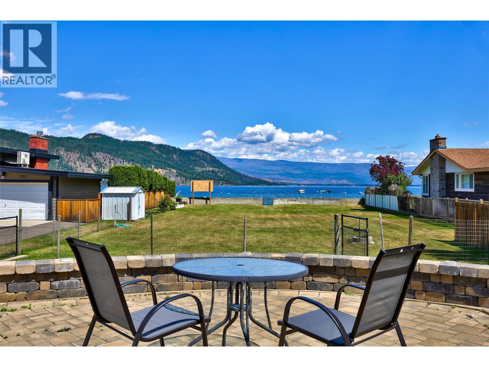 329 & 331 Lakeshore Drive Property Photo 2