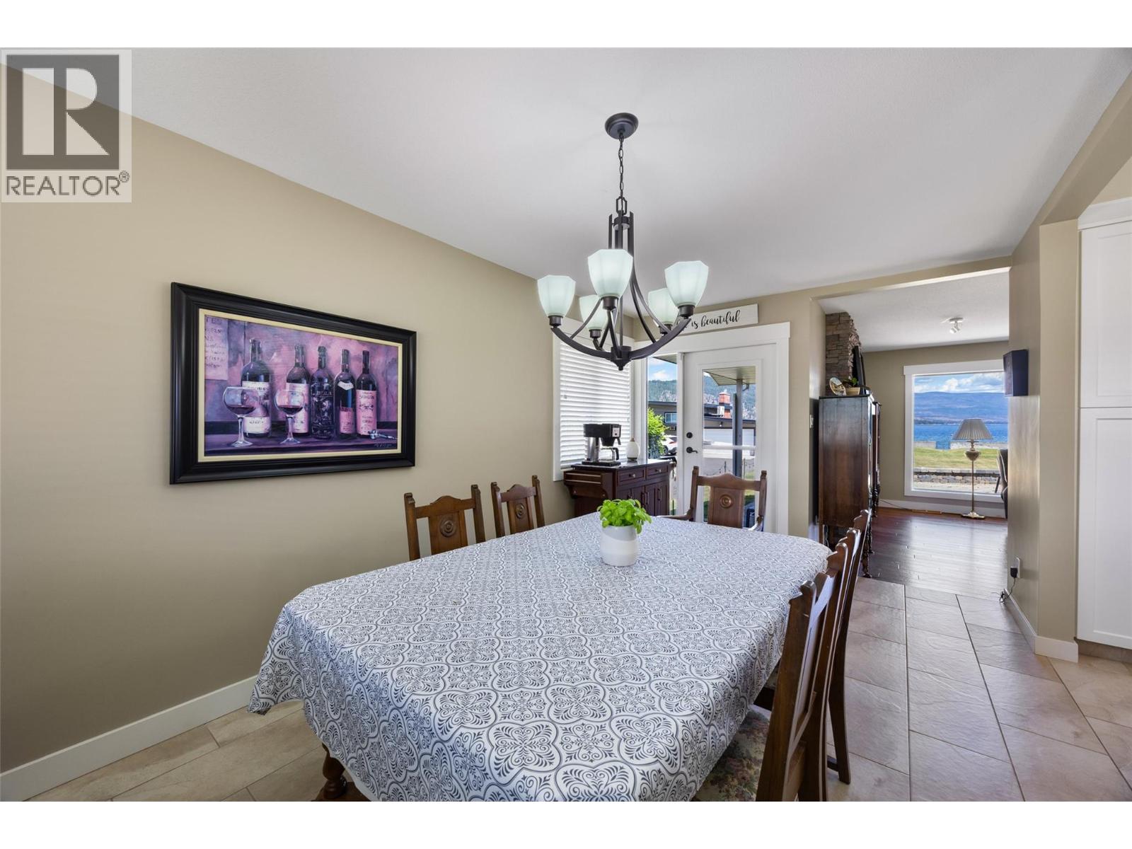 329 & 331 Lakeshore Drive Property Photo 15