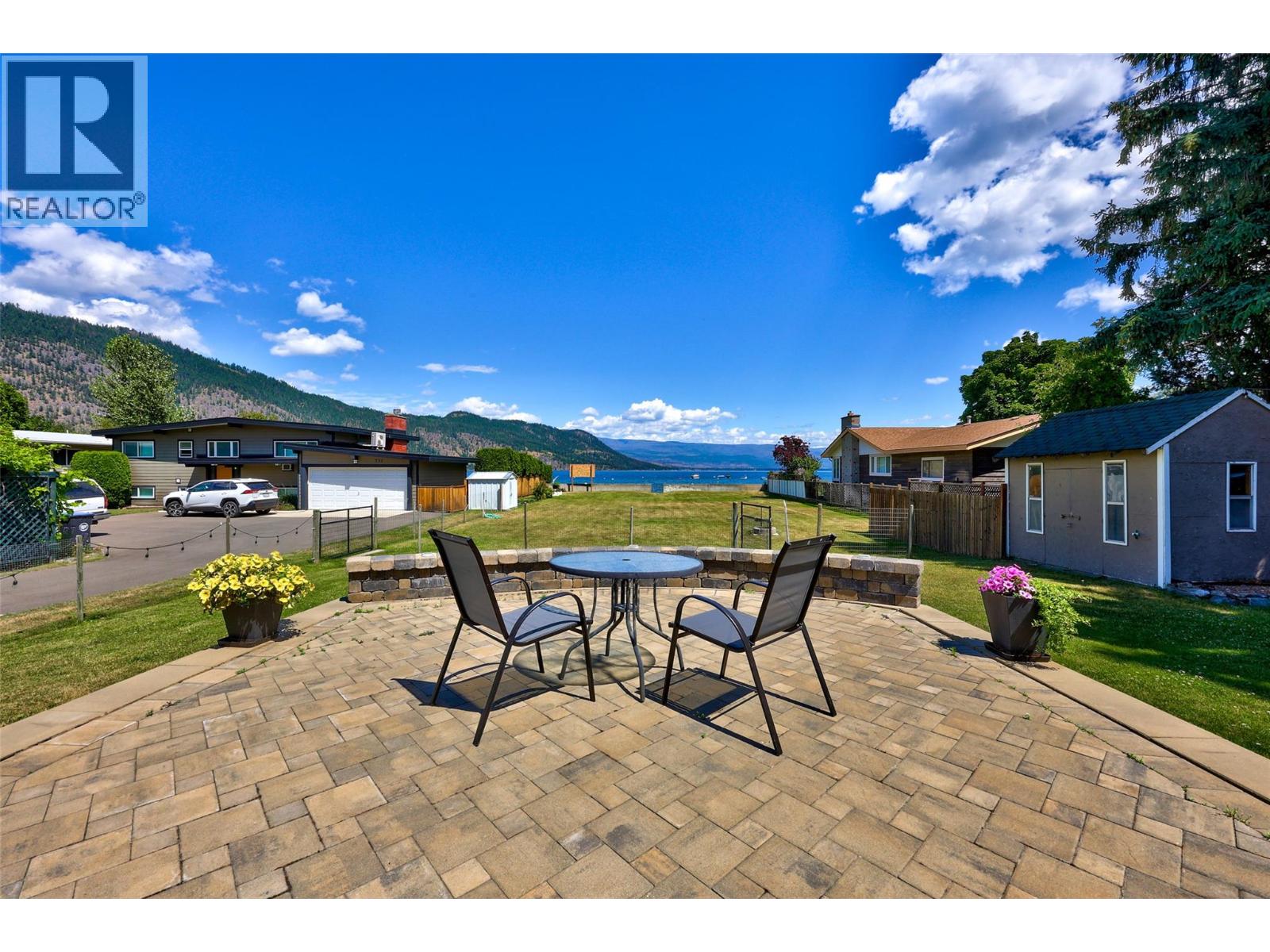 329 & 331 Lakeshore Drive Property Photo 17
