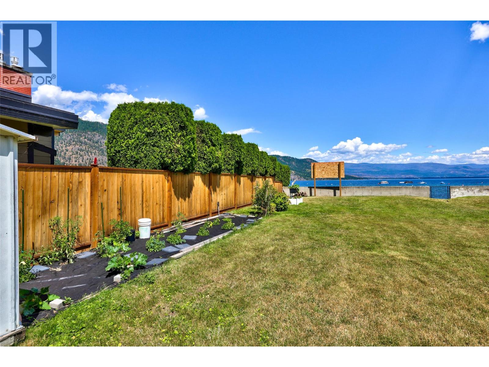 329 & 331 Lakeshore Drive Property Photo 33