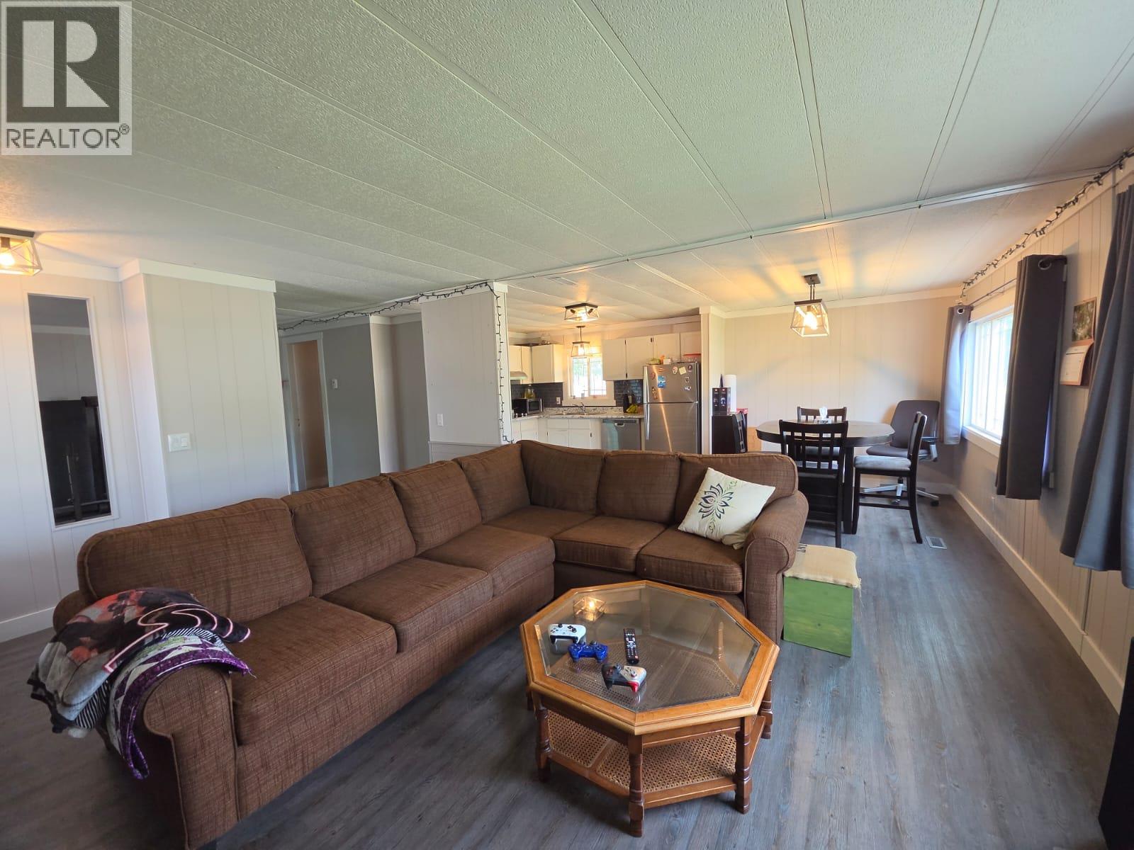 5117 43 Street Ne Property Photo 2