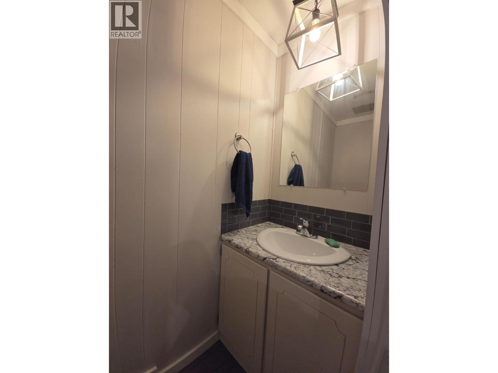 5117 43 Street Ne Property Photo 25