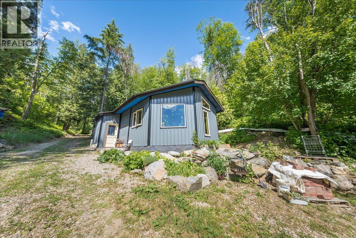 1385 Pass Creek Road Property Photo 2