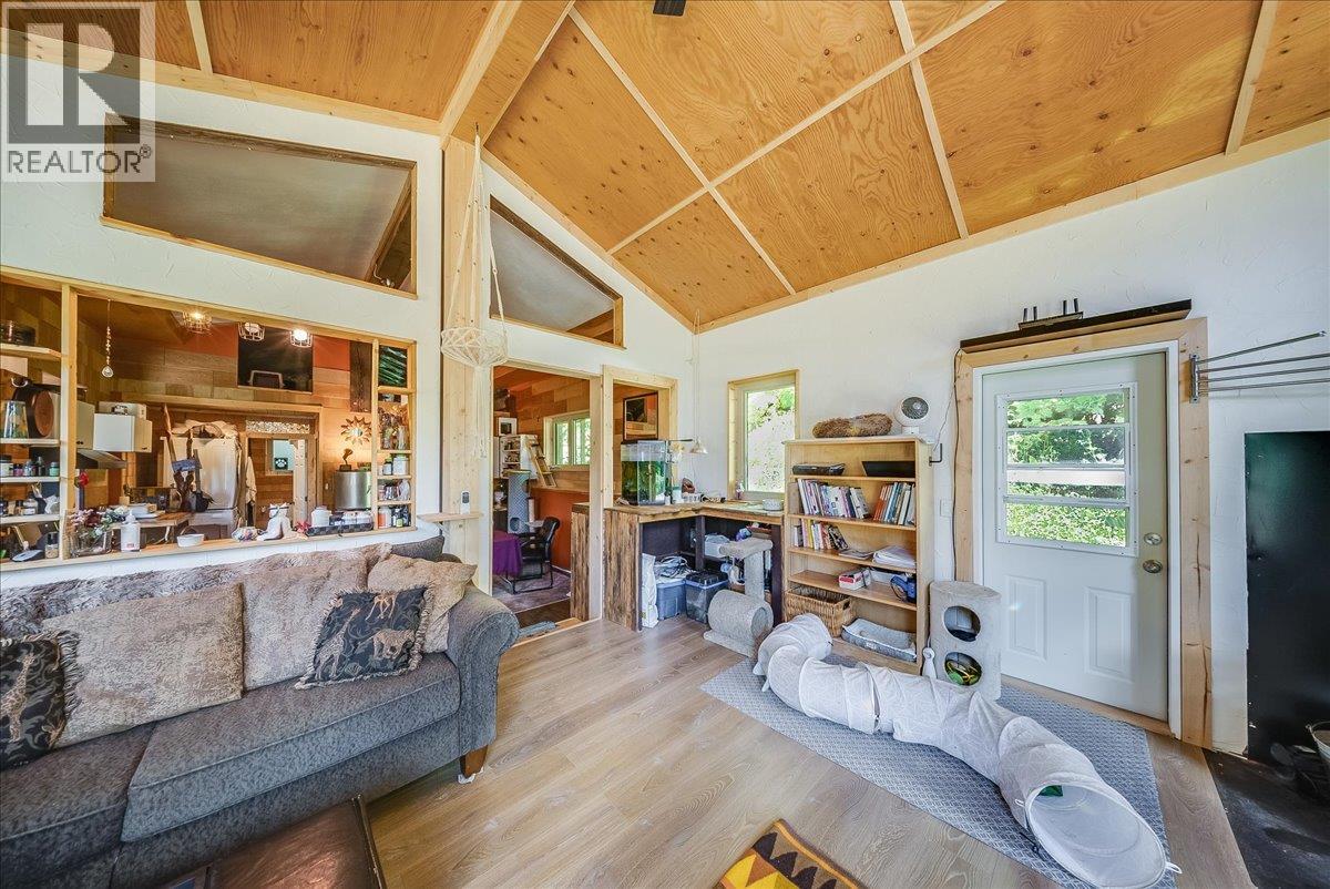 1385 Pass Creek Road Property Photo 37