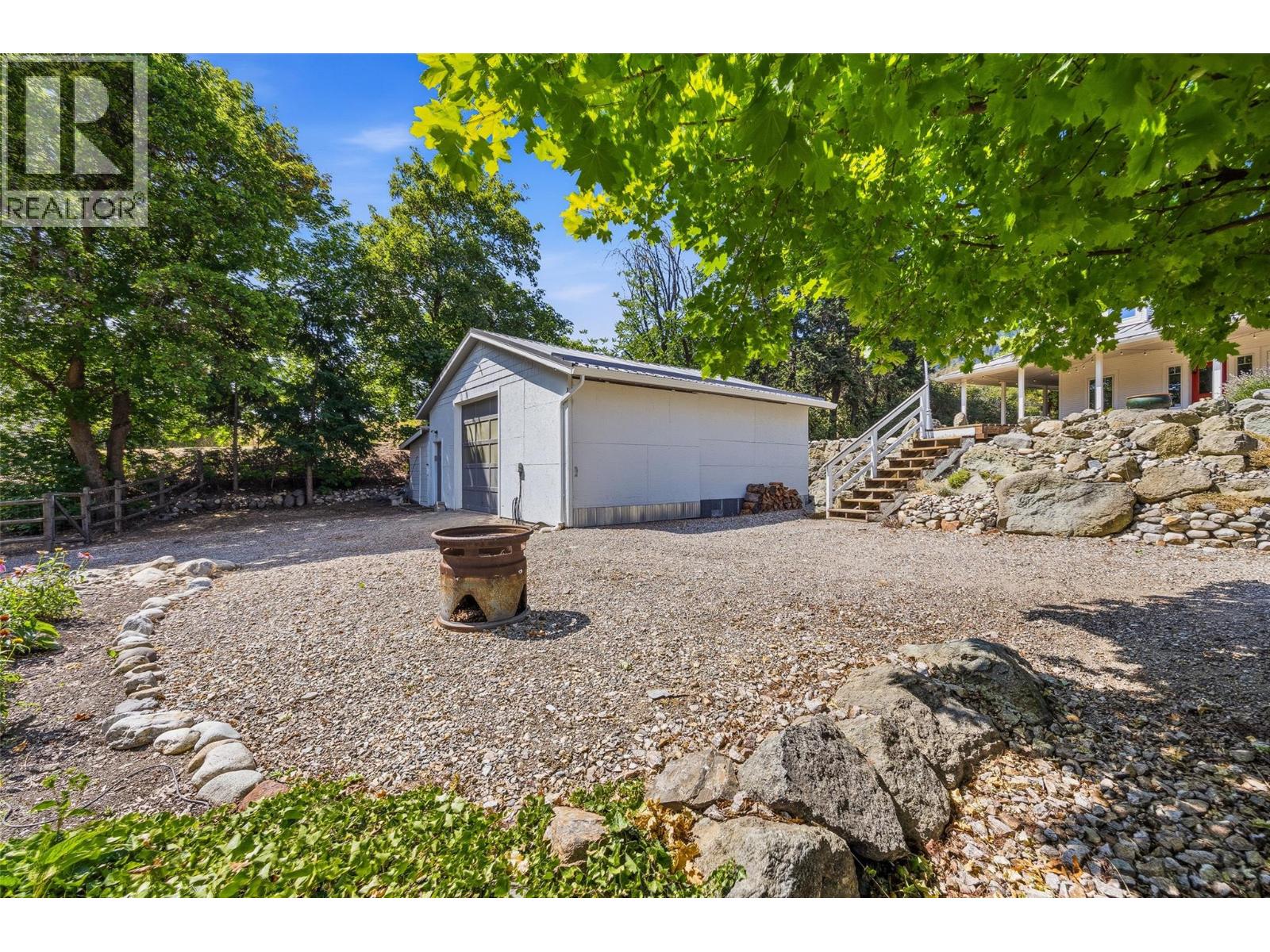 10421 Warren Road Property Photo 8