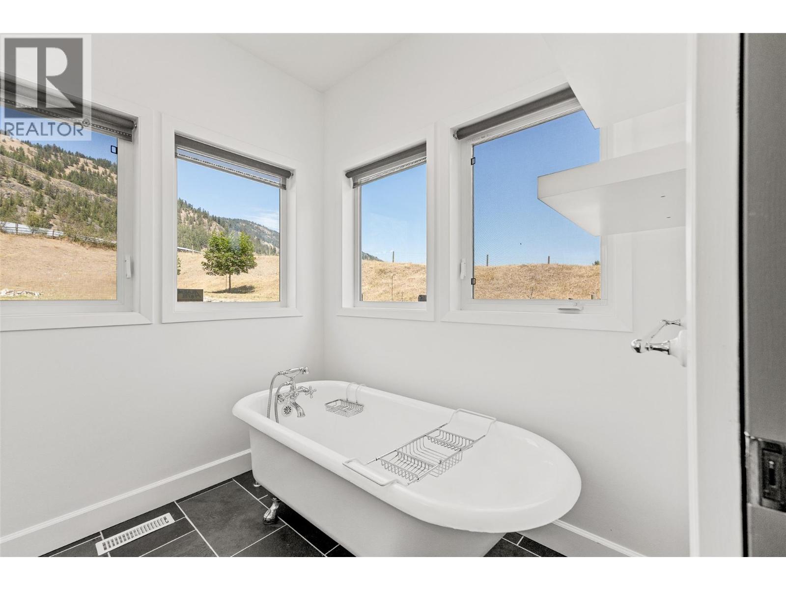 10421 Warren Road Property Photo 24