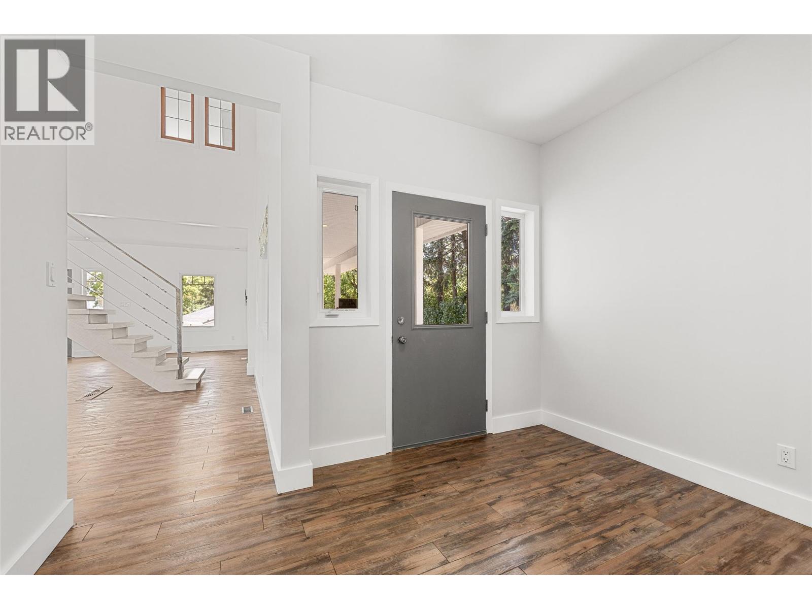 10421 Warren Road Property Photo 29
