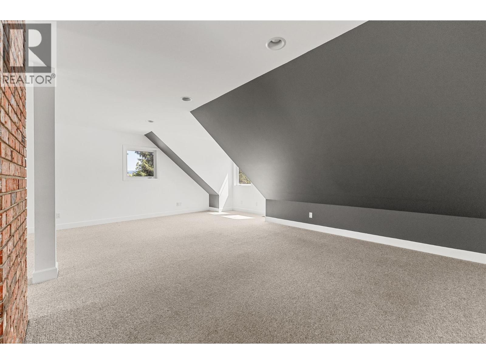 10421 Warren Road Property Photo 31