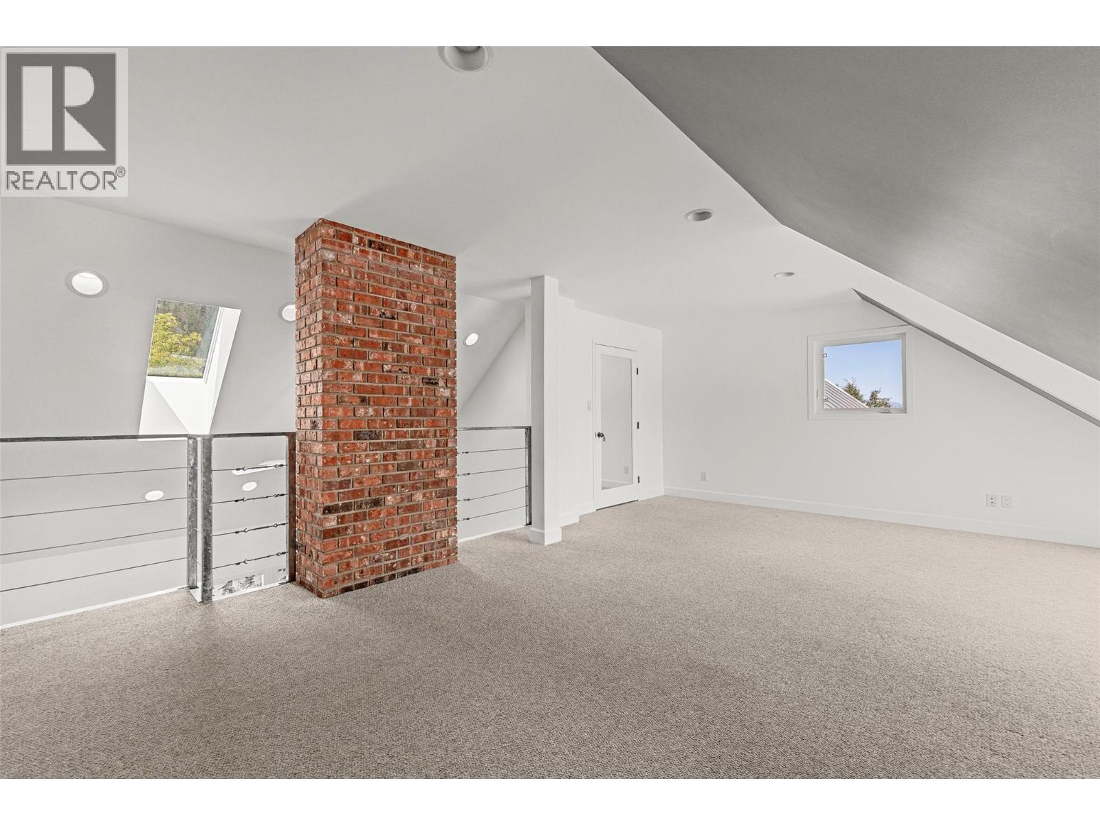 10421 Warren Road Property Photo 32