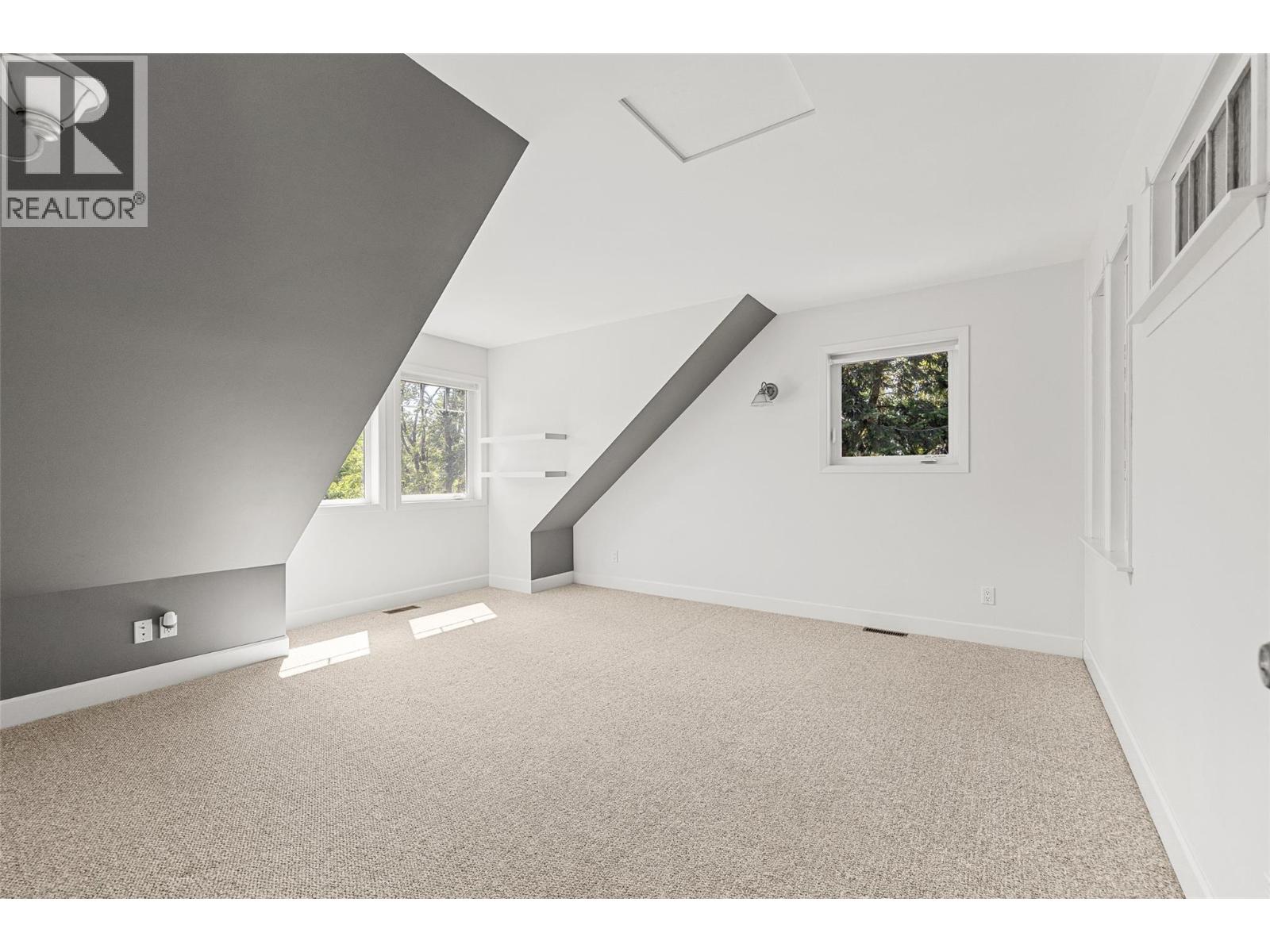 10421 Warren Road Property Photo 34