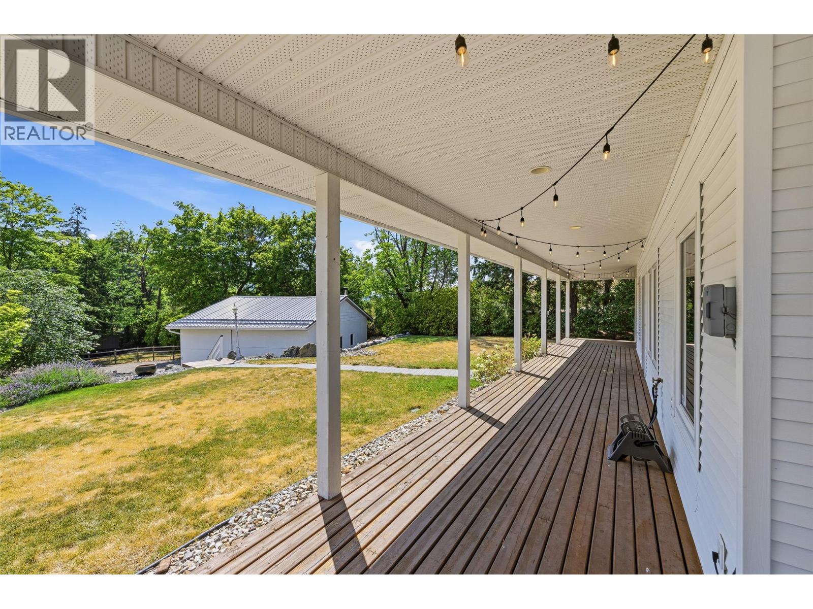 10421 Warren Road Property Photo 37
