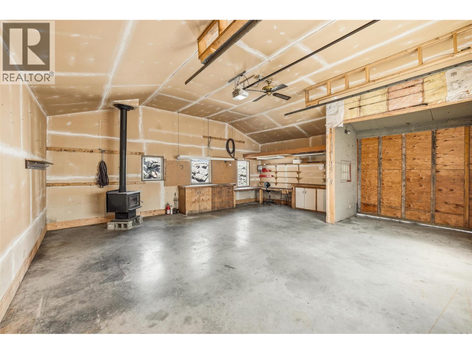 10421 Warren Road Property Photo 41