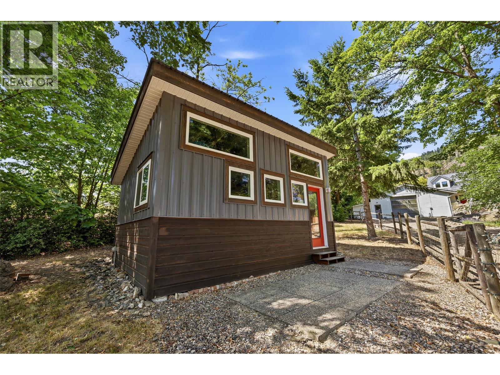 10421 Warren Road Property Photo 47