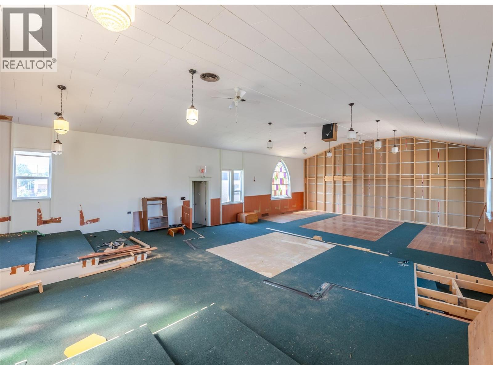 511 & 545 Church Avenue Property Photo 32