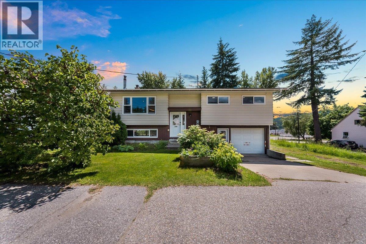 2108 Third Avenue Property Photo 1