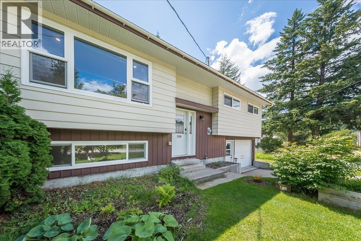 2108 Third Avenue Property Photo 2