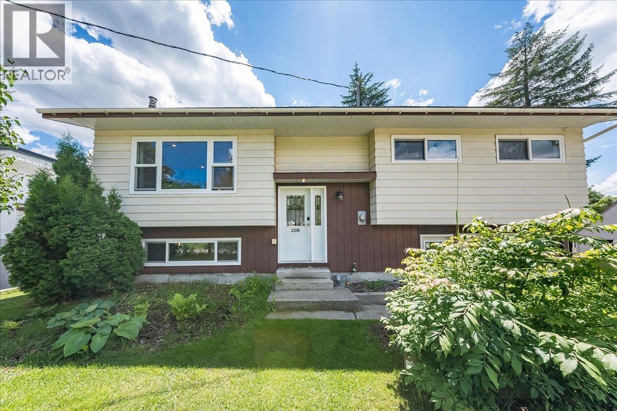 2108 Third Avenue Property Photo 3