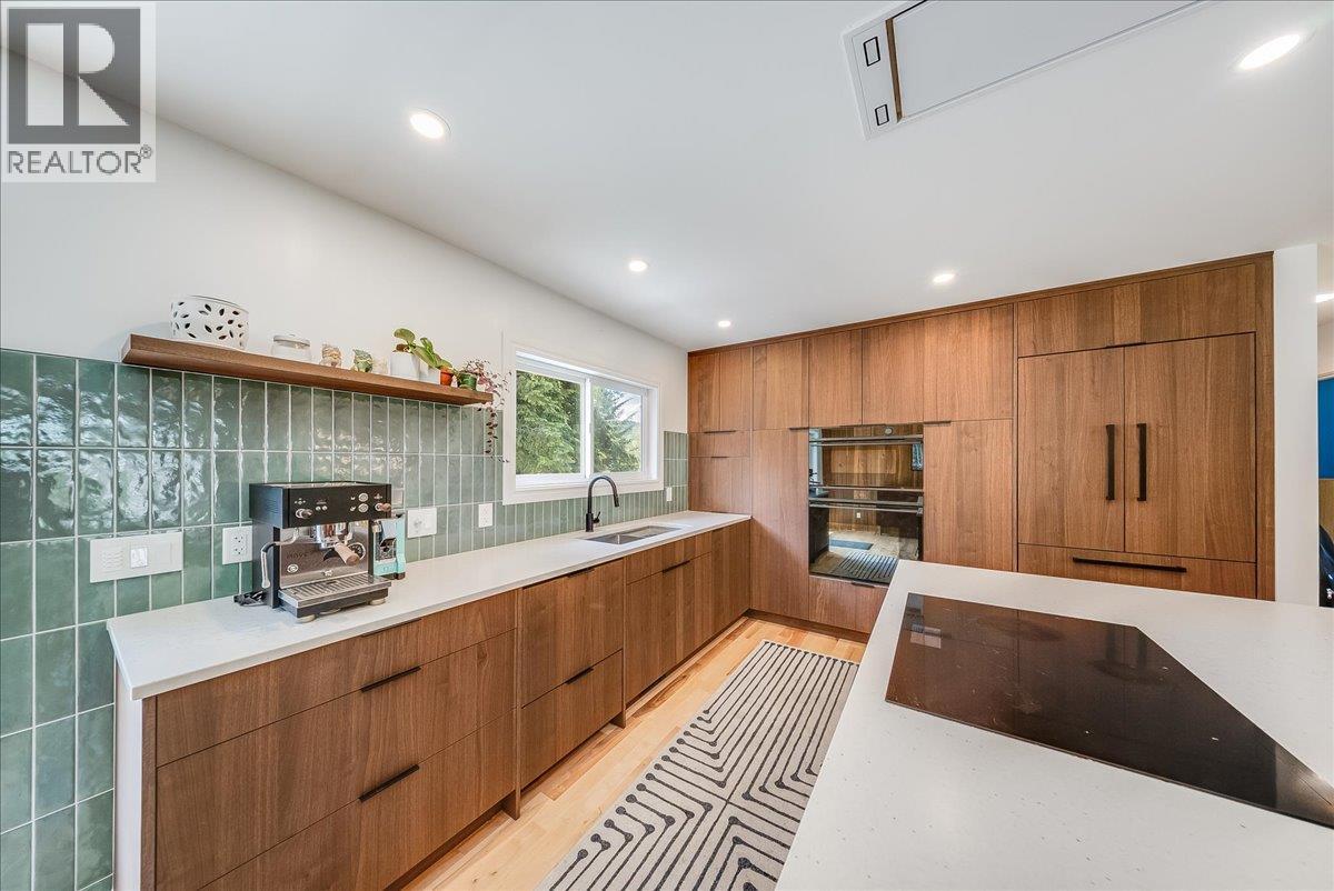 2108 Third Avenue Property Photo 6