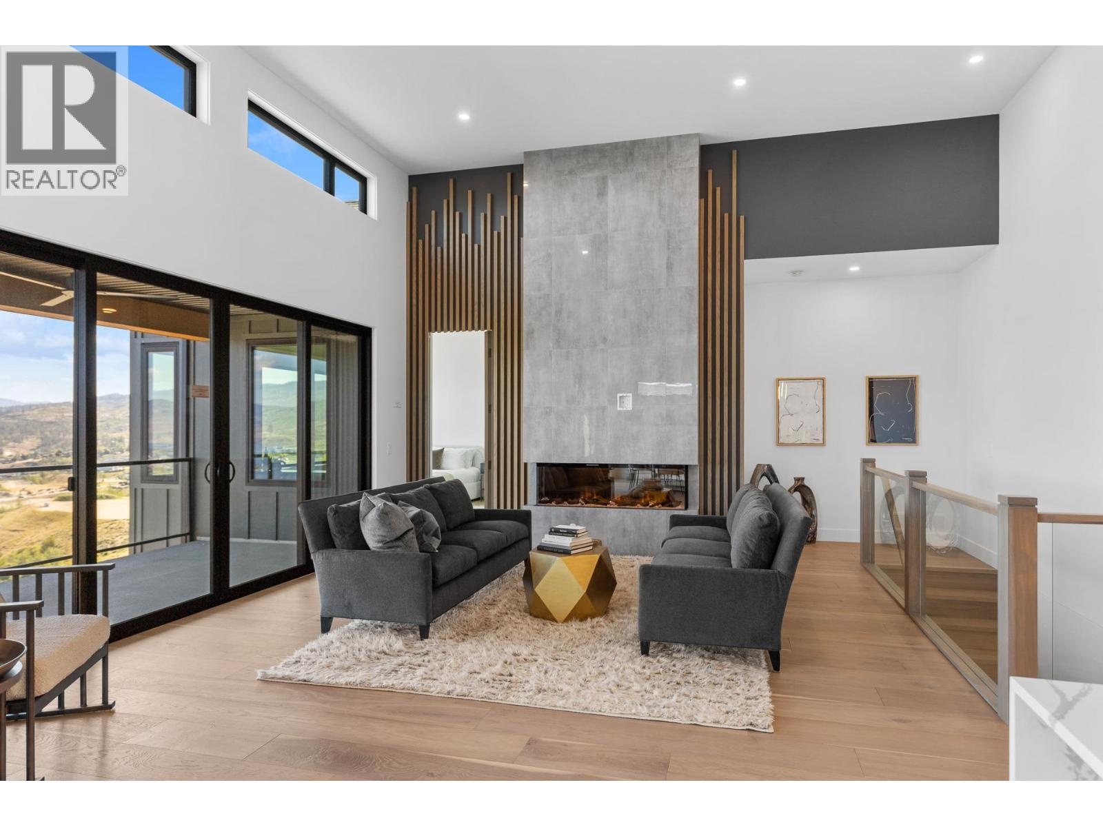 1042 Emslie Street Property Photo 18