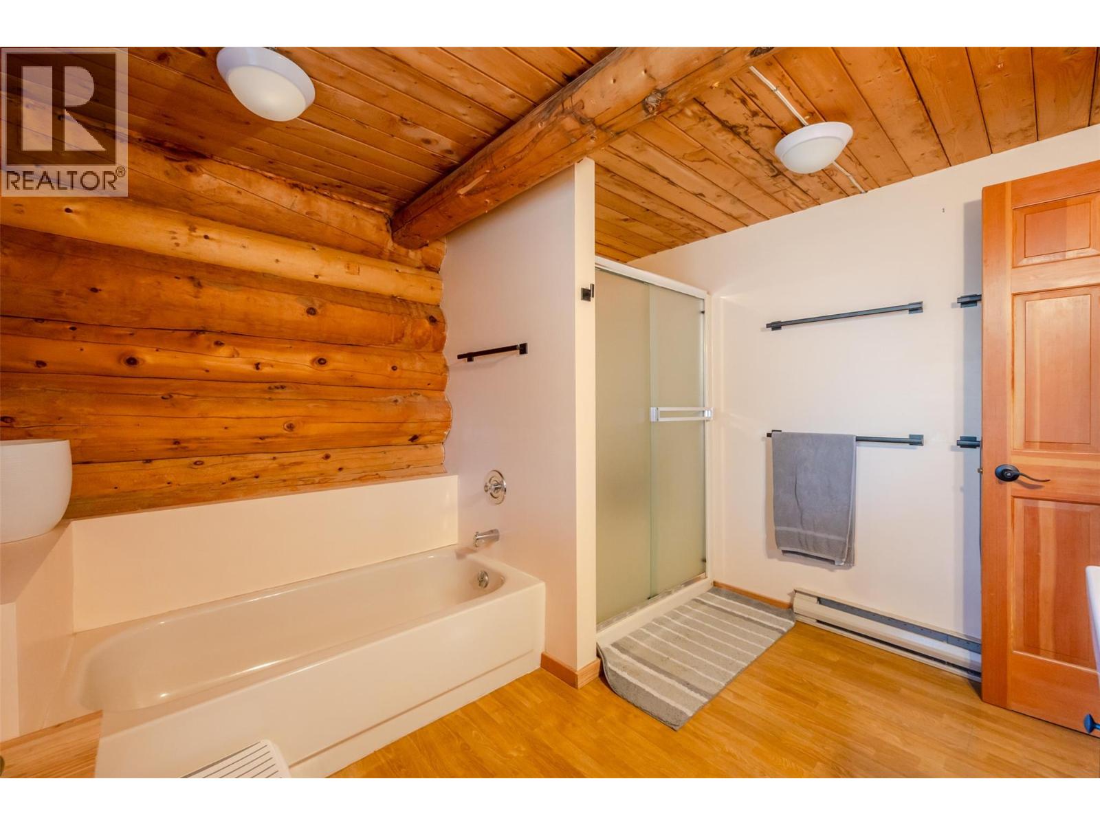 121 The Circle Property Photo 15