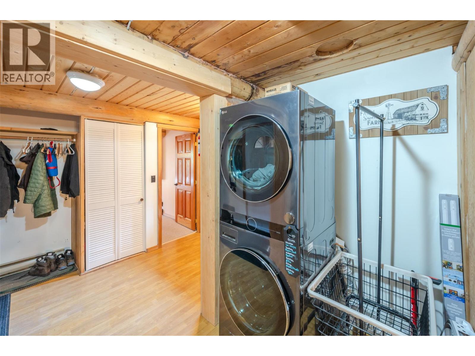 121 The Circle Property Photo 17
