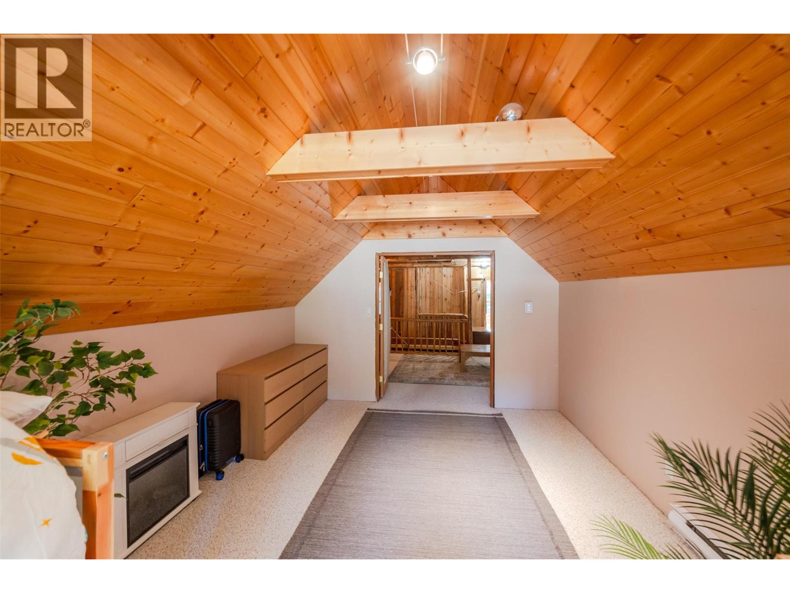 121 The Circle Property Photo 22