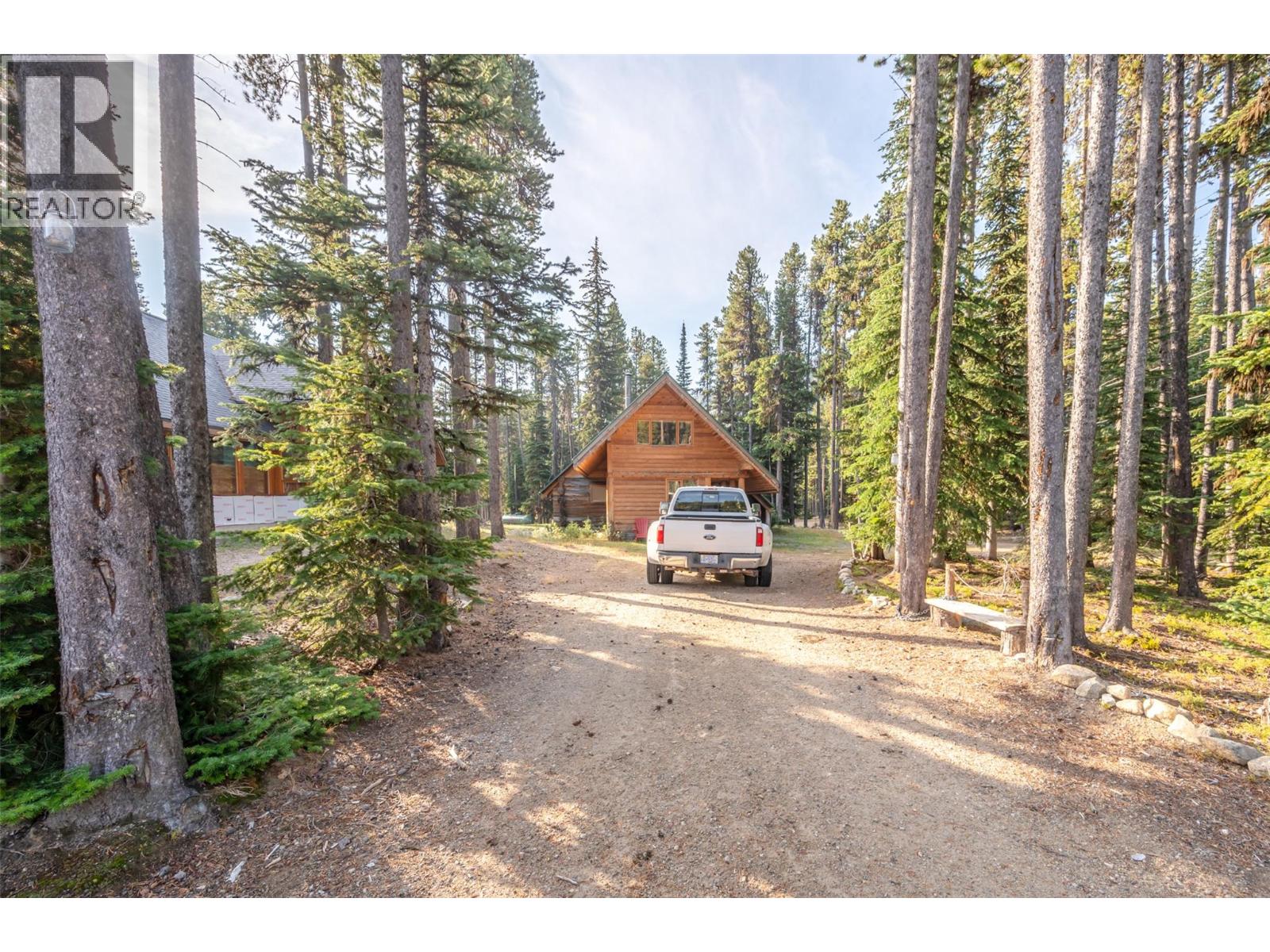 121 The Circle Property Photo 33