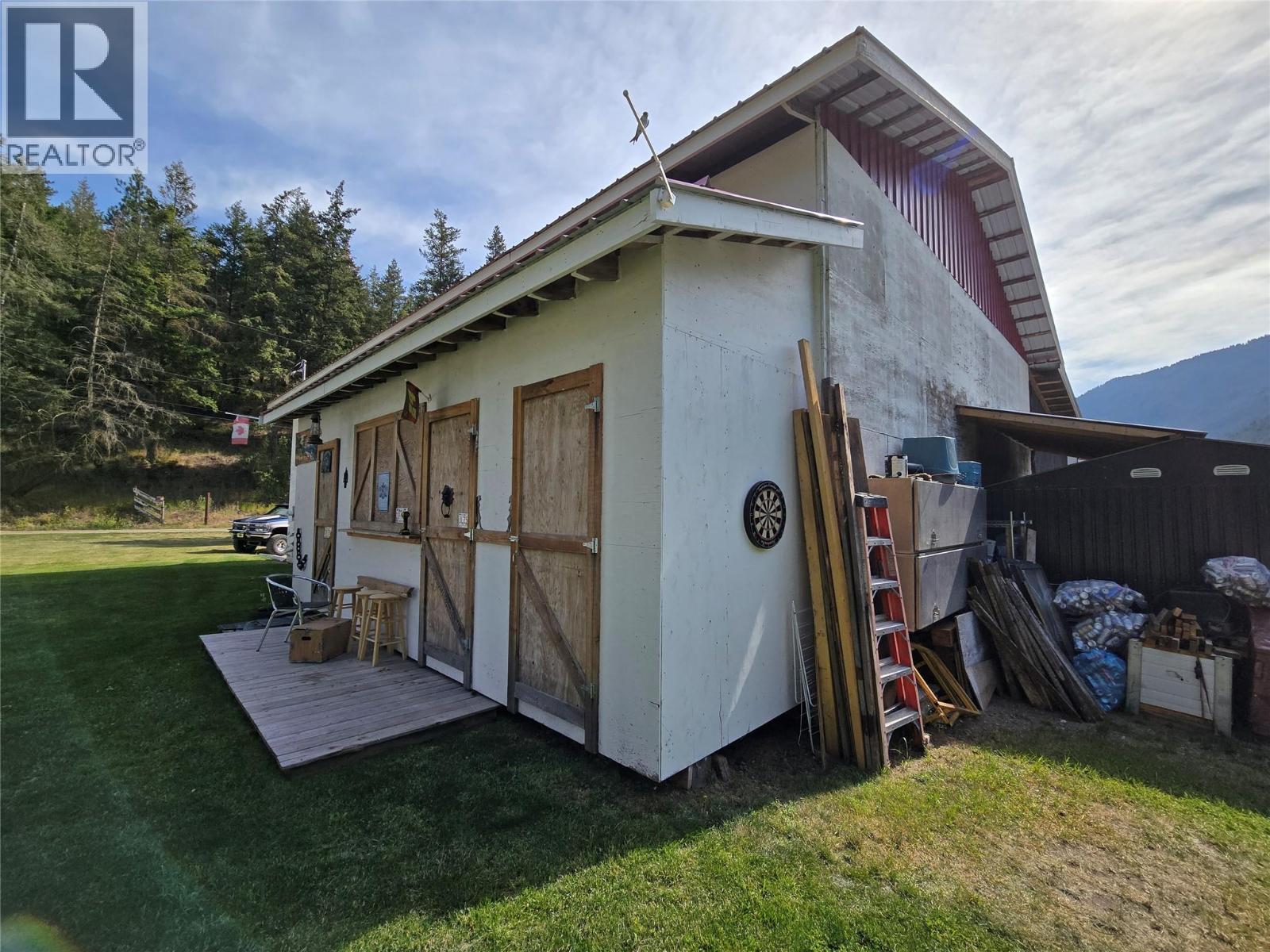 4325 Highway 97 Highway Property Photo 15